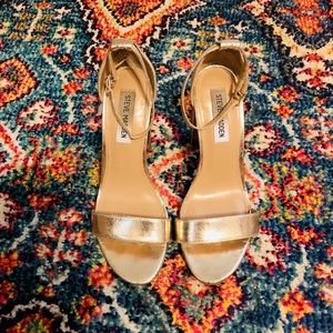 Steve Madden Gold Carrson Heels size 8